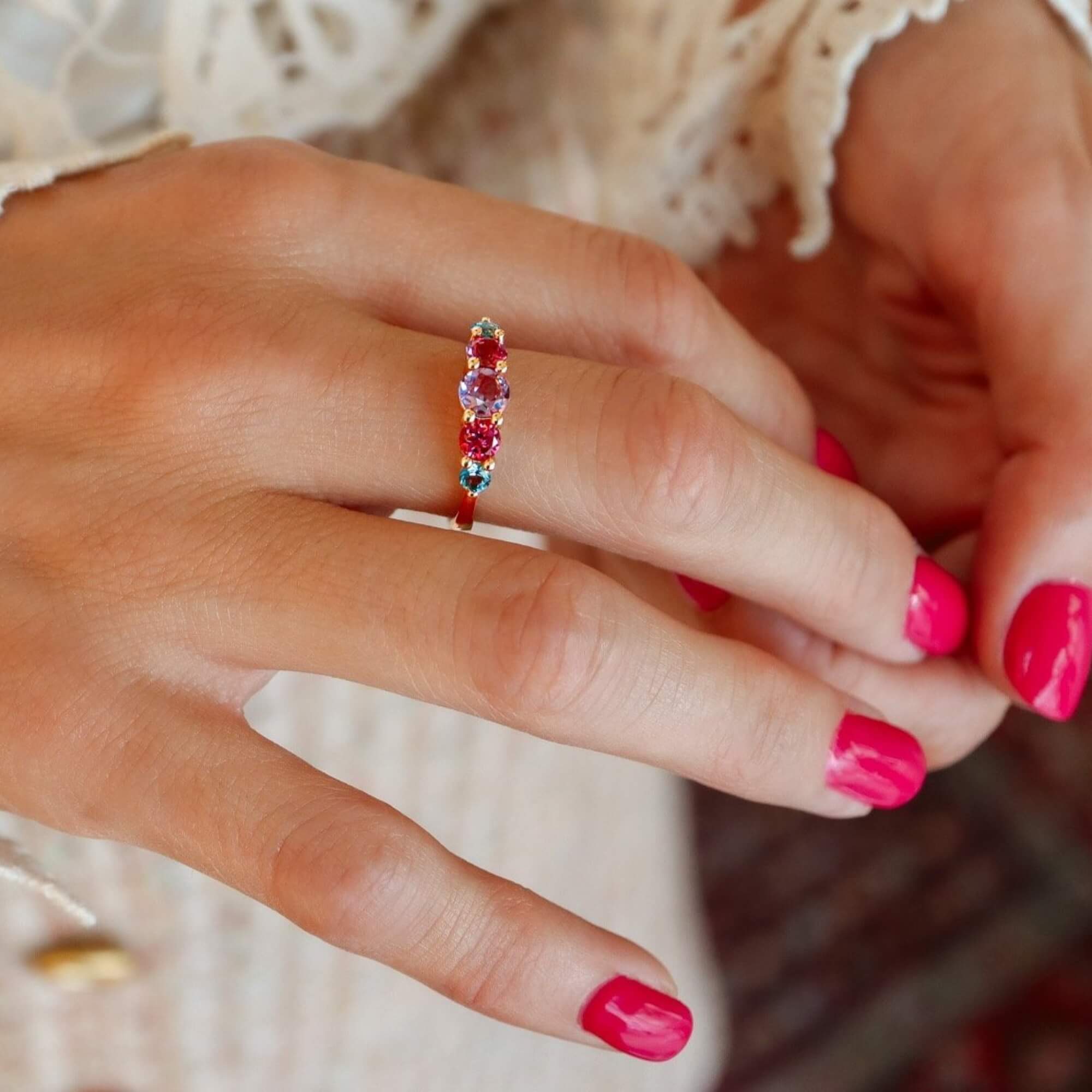 Notre guide pour mesurer sa taille de doigt et choisir la bague parfaite