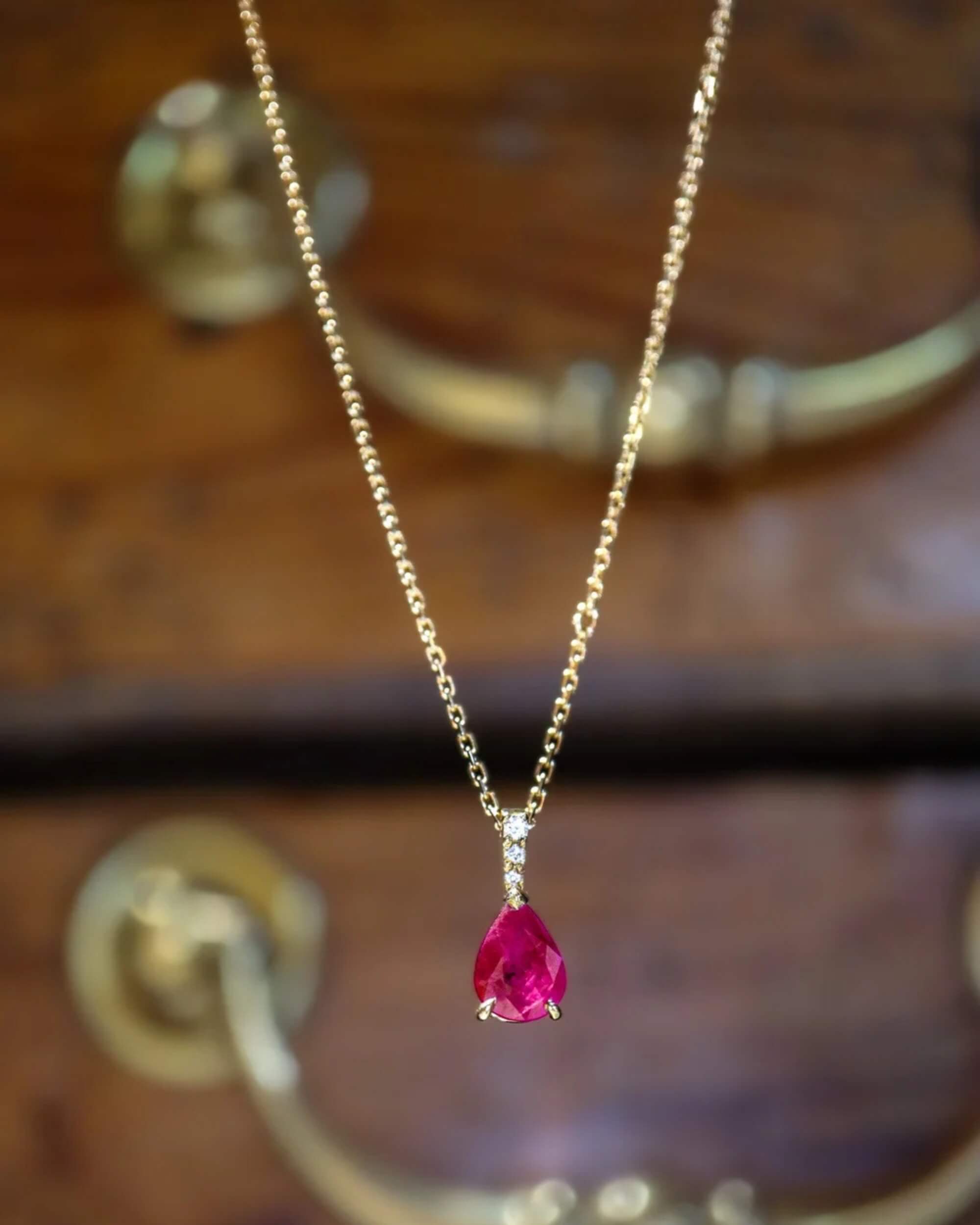 Collier Pamplona