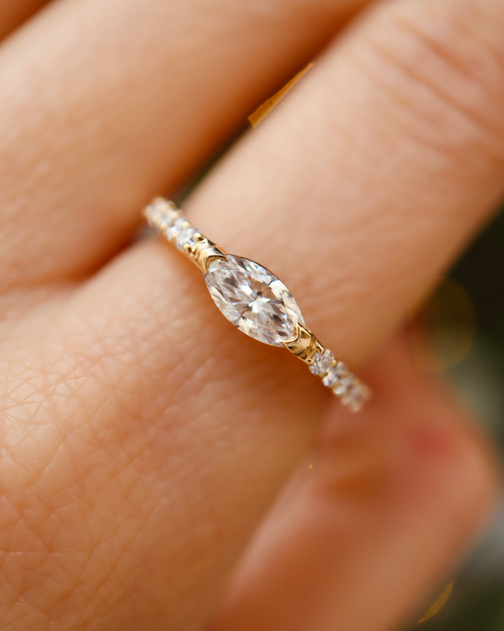 Bague Marquise éclatante or jaune